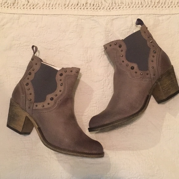 NIB Steve Madden Concrete Grey Booties  Western 10 - Picture 2 of 11